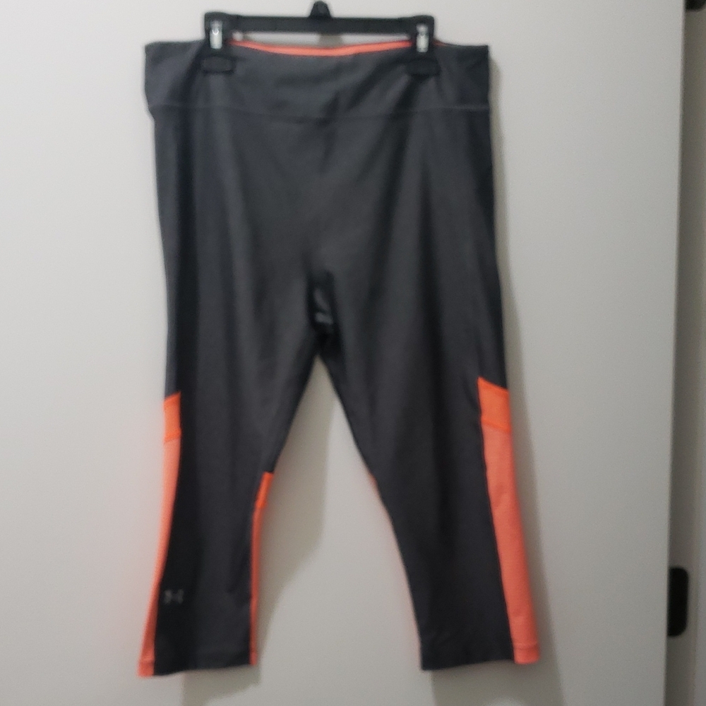 NWOT Under Armour Activewear Womens HeatGear Compression Capri Workout Pants